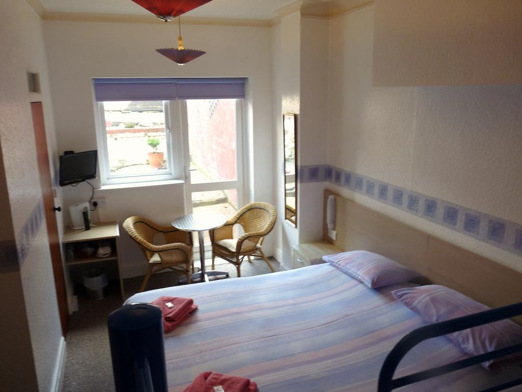 Moorings Hotel Blackpool Room photo
